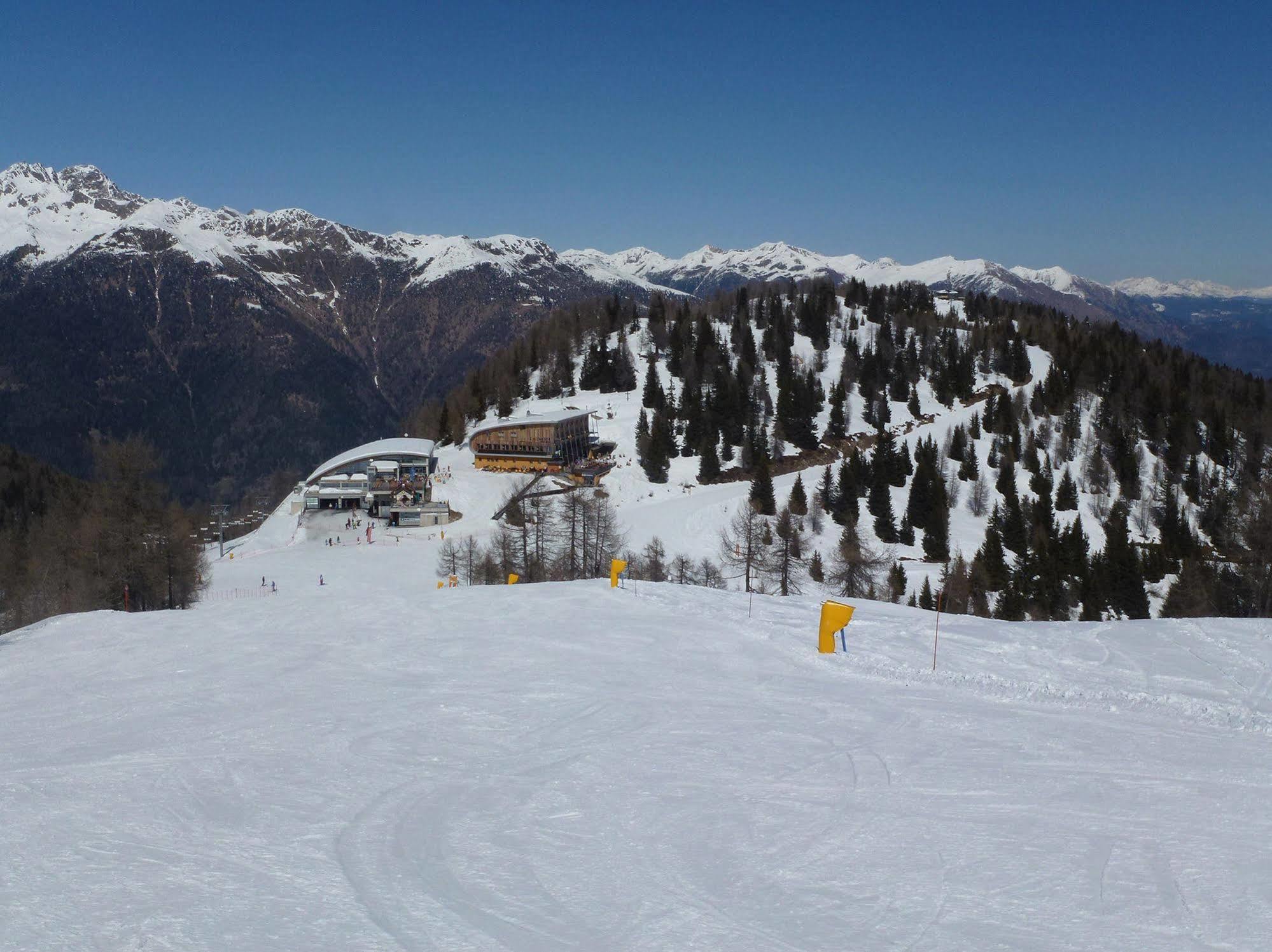 Affittacamere Lago Rotondo Mezzana  Exteriör bild